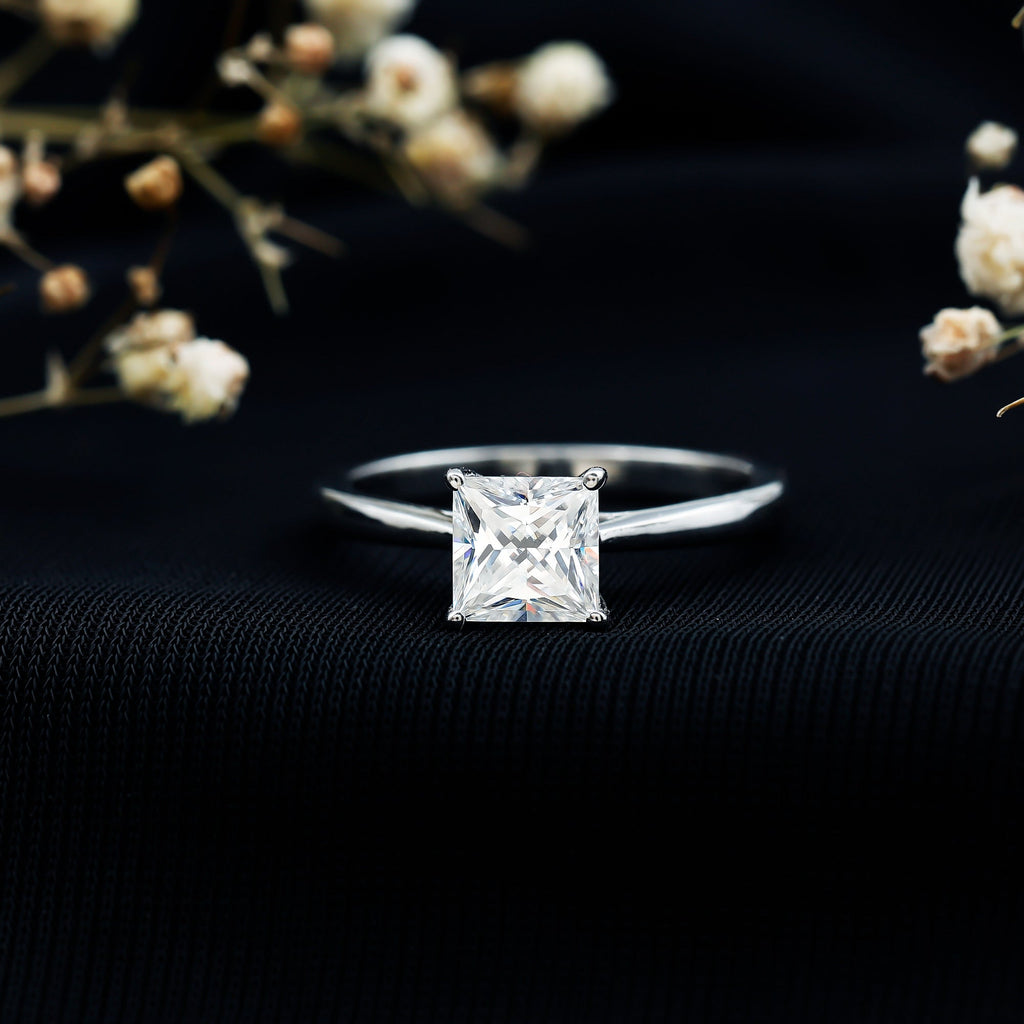 Womans gorgeous Solitaire 1 Carat Princess Cut Lab Grown Diamond Engagement Ring with IGI Certificate