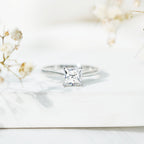 Womans gorgeous Solitaire 1 Carat Princess Cut Lab Grown Diamond Engagement Ring with IGI Certificate