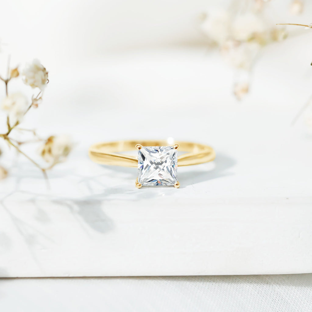 Womans gorgeous Solitaire 1 Carat Princess Cut Lab Grown Diamond Engagement Ring with IGI Certificate